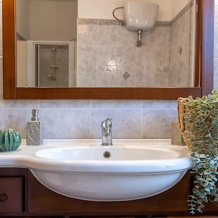 Semesterbostad La Casa Nella Valle Osilo